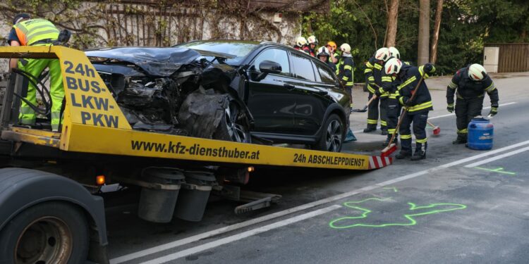 Drei Verletzte bei schwerem Verkehrsunfall in Altmünster