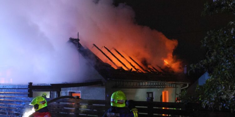 Vollbrand eines Nebengebäudes in Vorchdorf
