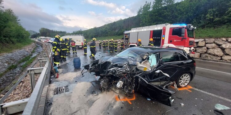 Schwerer Verkehrsunfall an der B120 in Gmunden