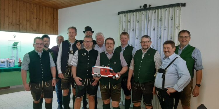 Kommandant der Feuerwache Sulzbach feierte „Runden“