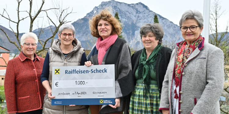 Goldhaubengruppe Altmünster-Spendenübergabe an die Mittelschule