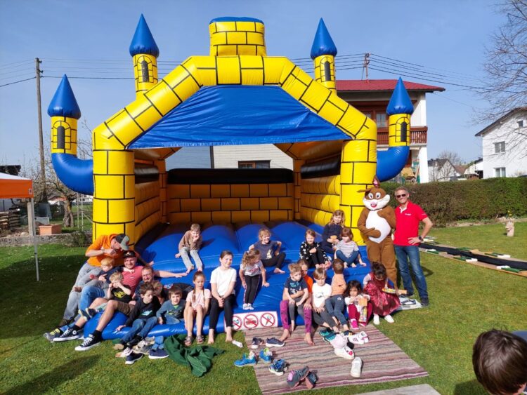 Osterhasenfest der Kinderfreunde Gmunden: Ein magischer Ostersamstag mit dem Osterhasen