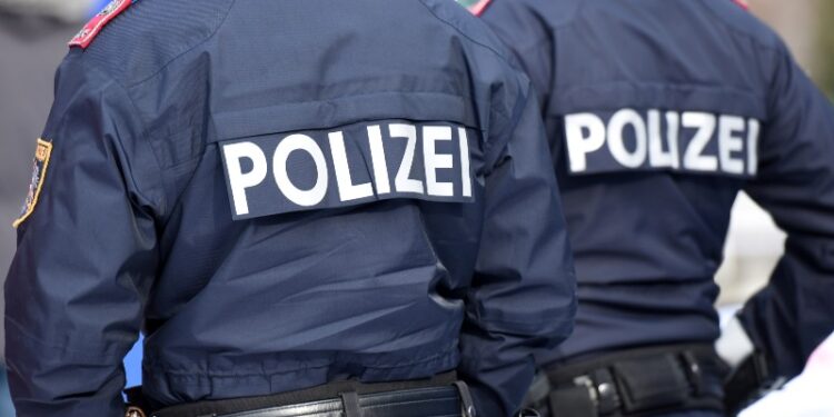 Ballbesucher von Unbekannten geschlagen – Täter ausgeforscht