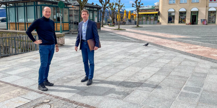 Stufen zwischen  Schubertplatz und Rathausplatz sind Geschichte