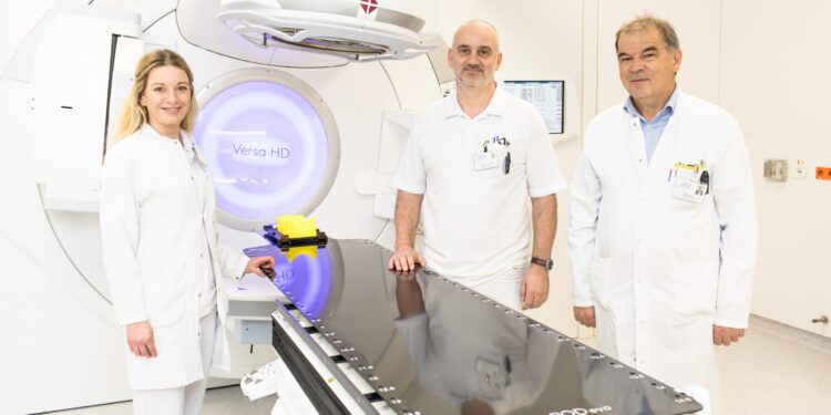 Salzkammergut Klinikum Vöcklabruck-Neue Linearbeschleuniger für die Krebsbehandlung