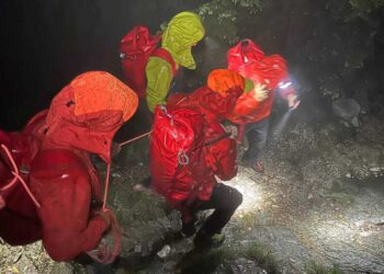 Nachteinsatz bei Starkregen: Bergsteiger war barfuß am Traunstein
