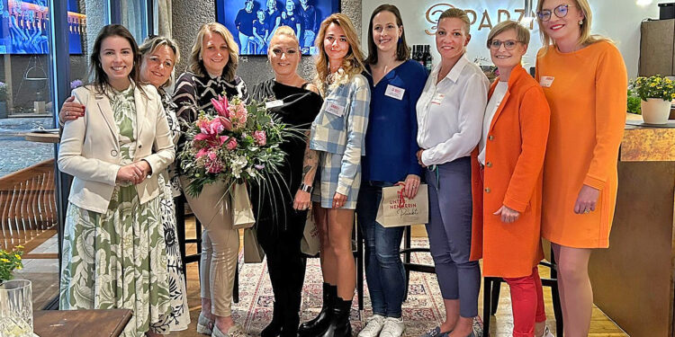 75 Unternehmerinnen zu Gast in der Edelbrennerei Parzmair in Schwanenstadt