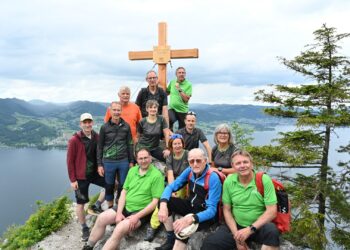 Neues Gipfelkreuz am Kleinen Schönberg