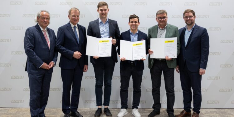 Landeshauptmann Thomas Stelzer verlieh Zertifikat für OÖVP-Lehrgänge