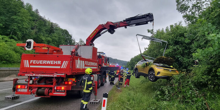 Spektakulärer Verkehrsunfall auf der A1