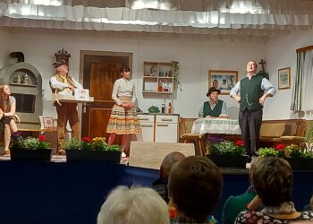 Ebenseer PV verbringt humorvollen Theaterabend