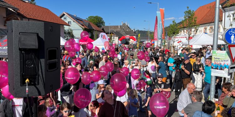 Großer Erfolg beim 1. Großen Straßenfest in Scharnstein