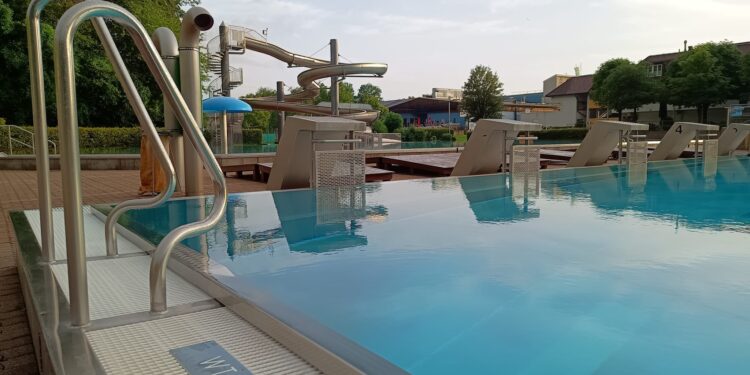 Lebensrettung im Freibad Laakirchen