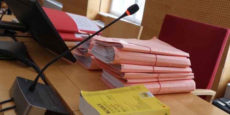 Prozessauftakt um mutmaßlichen Betrug im Zuge eines Immobiliendeals am Traunsee