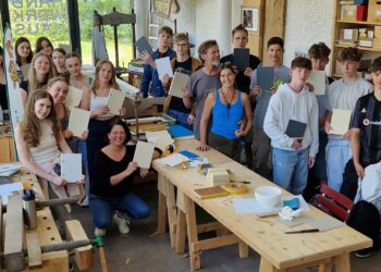 Buchbinden will gelernt sein – SCALA Salzkammergut meets Gymnasium Bad Ischl