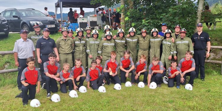 Bezirksfeuerwehrleistungsbewerb mit Stockerlplatz