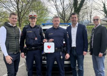 Defi für die Stadtpolizei – Streifenwagen aufgerüstet