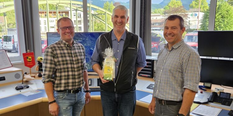 Freudiger Anlass bei der Hauptfeuerwache