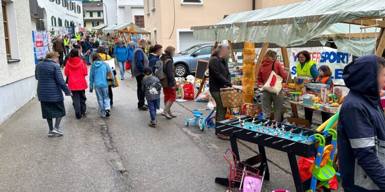Flohmarkt der Feuerwehr Lauffen