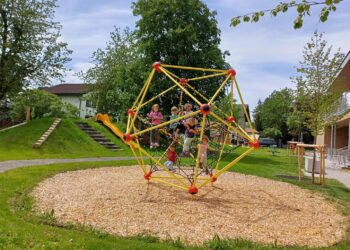 Neuer Kindergarten-Spielplatz sorgt für leuchtende Kinderaugen