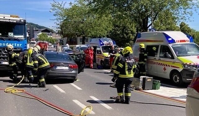Schwerer Verkehrsunfall auf der B145 in Altmünster