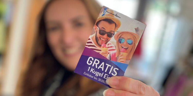 Gmundner Innenstadtbetriebe verschenken über 4.000 Kugeln Eis