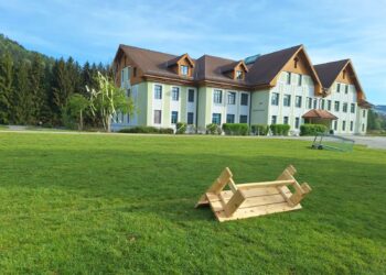 Vandalismus in Volksschule und Mittelschule Neukirchen