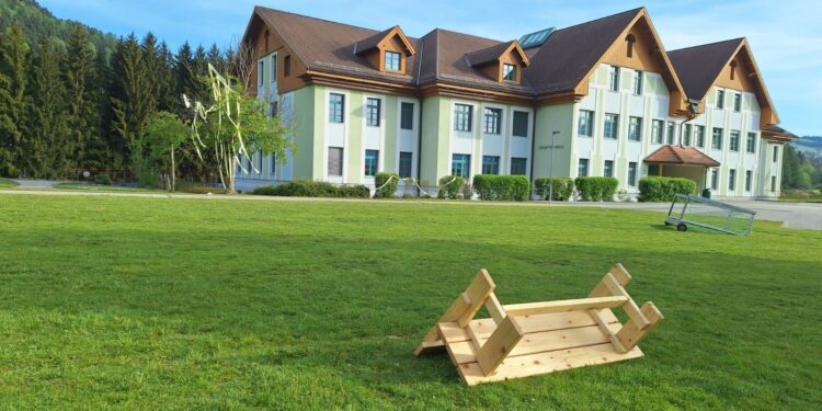 Vandalismus in Volksschule und Mittelschule Neukirchen