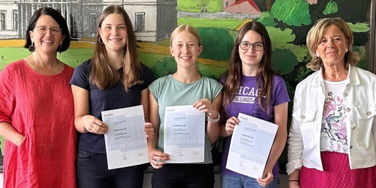 Auszeichnung mit Stopmotion-Kurz-Film im Rahmen des Kunstunterrichtes beim Projekt Europa