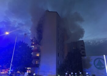 Brand in mehrstöckigem Gebäude in Vöcklabruck