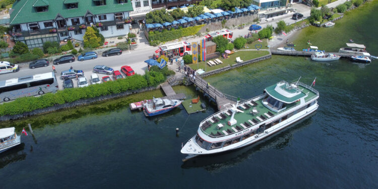 Brand auf einem Passagierschiff am Traunsee