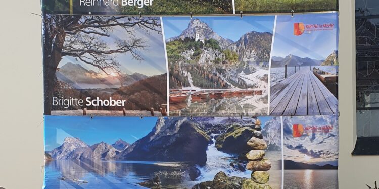 Kunst im Baugerüst in Pinsdorf am Kirchenplatz