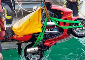 Moped im Wolfgangsee versenkt