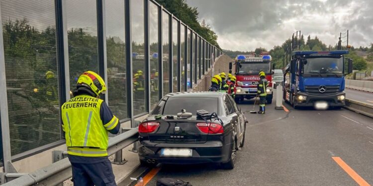 Schwerer Verkehrsunfall auf der Westautobahn nach Sekundenschlaf