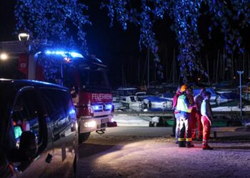 Nächtliche Suchaktion nach abgängiger Person am Attersee