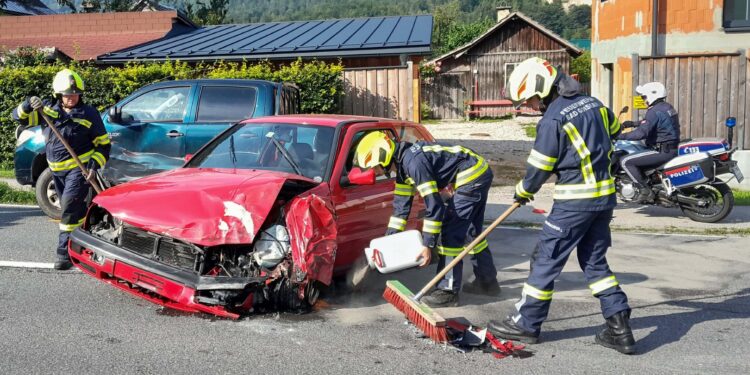 Verkehrsunfall mit mehreren Fahrzeugen in Bad Goisern