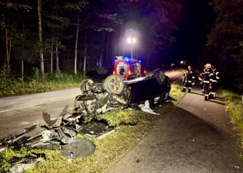 Schwerer Verkehrsunfall bei Mondsee: Lenker tödlich verunglückt