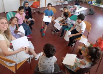 Integration: Kinder lernen in den Ferien damit der Schuleinstieg leichter wird