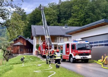 Großbrandübung landwirtschaftliches Objekt in Bad Ischl