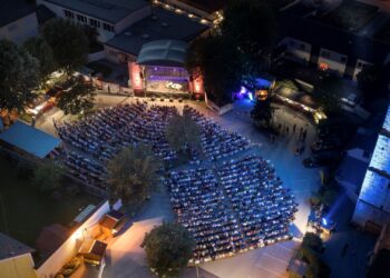 Begeisterung bei den Open Air-Kabaretts von „Lachen verbindet“