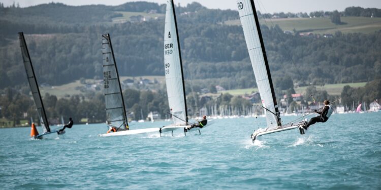 Ein Hauch von Americas Cup bei der Österreichischen Meisterschaft in der Klasse A-Cat am Attersee