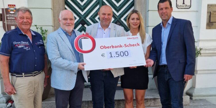 Lions Gmunden unterstützen Schulkinder aus der Region