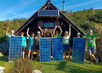 Frische Solarenergie für die Obertrauner Sarsteinhütte!