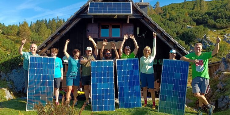 Frische Solarenergie für die Obertrauner Sarsteinhütte!