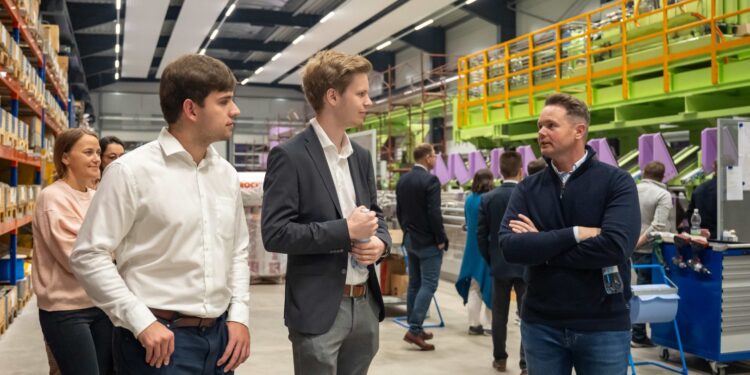 Hightech hautnah: Jungunternehmer zu Gast bei TETAN GmbH