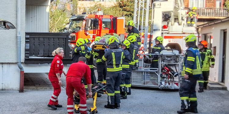 Patiententransport mit Hubsteiger