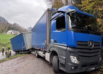 LKW- Bergung in Jainzen