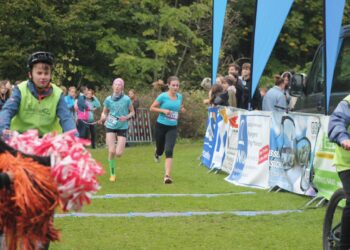 Perfekte Organisation beim 32. Bezirksschulgeländelauf auf Schloss Traunsee