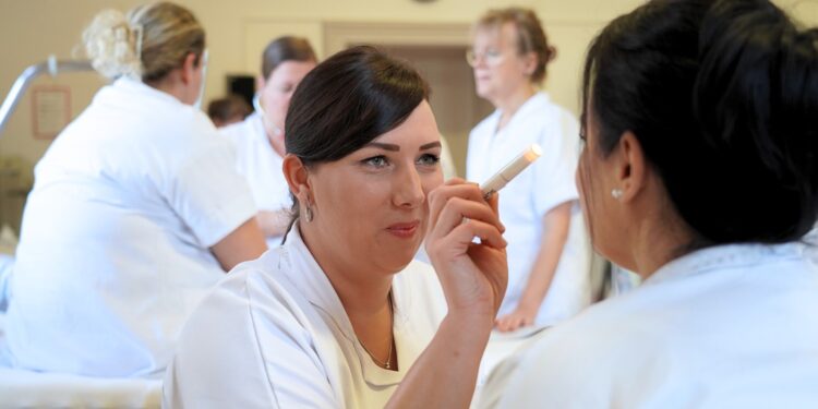 NEU ab März 2025 in Gmunden: Ausbildung zur Pflegeassistenz