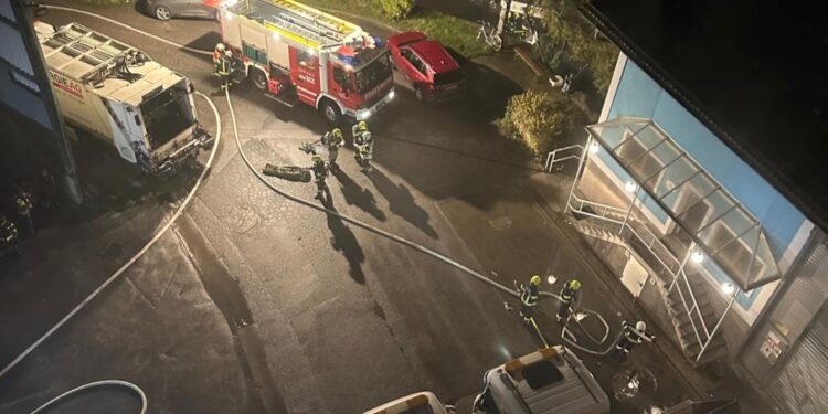 Einsatzübung – Brand bei Entsorgungsunternehmen in Lauffen